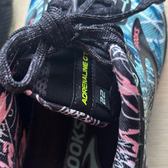 Brooks Women's Blue and Pink Athletic Shoes - Picture 8 of 8